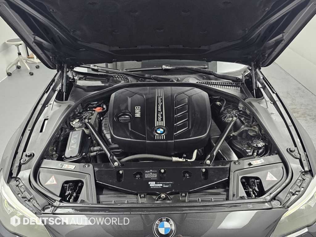 BMW 5-Series — photo 06