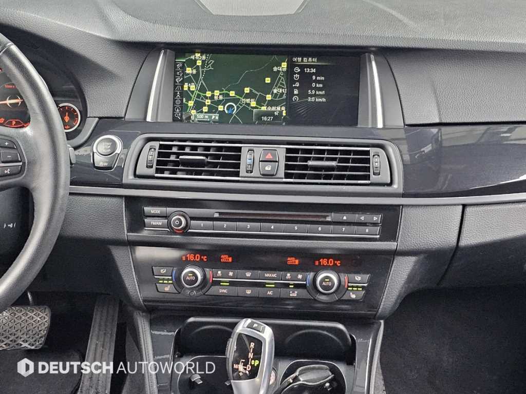 BMW 5-Series — photo 14
