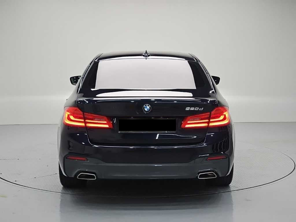 BMW 5-Series — photo 03