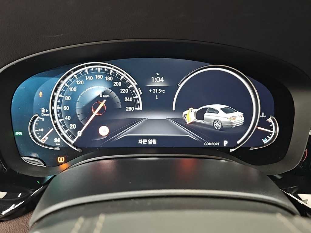 BMW 5-Series — photo 06