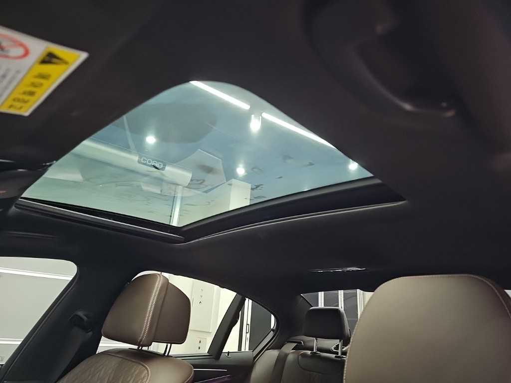 BMW 5-Series — photo 15