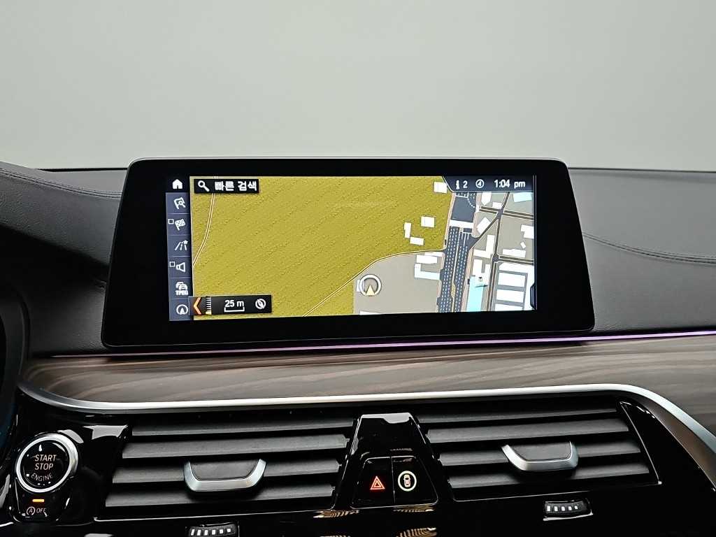 BMW 5-Series — photo 16