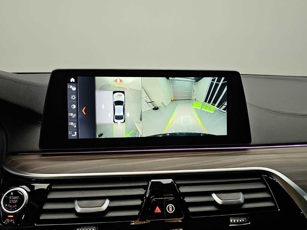 BMW 5-Series — photo 17