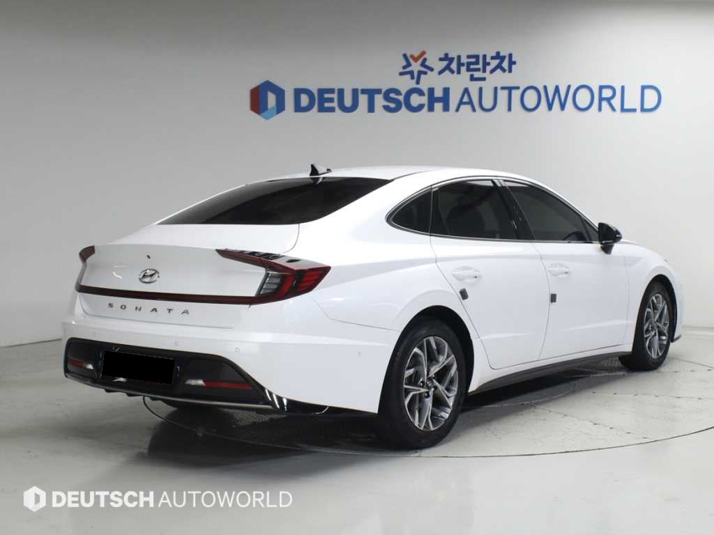 Hyundai Sonata — photo 02