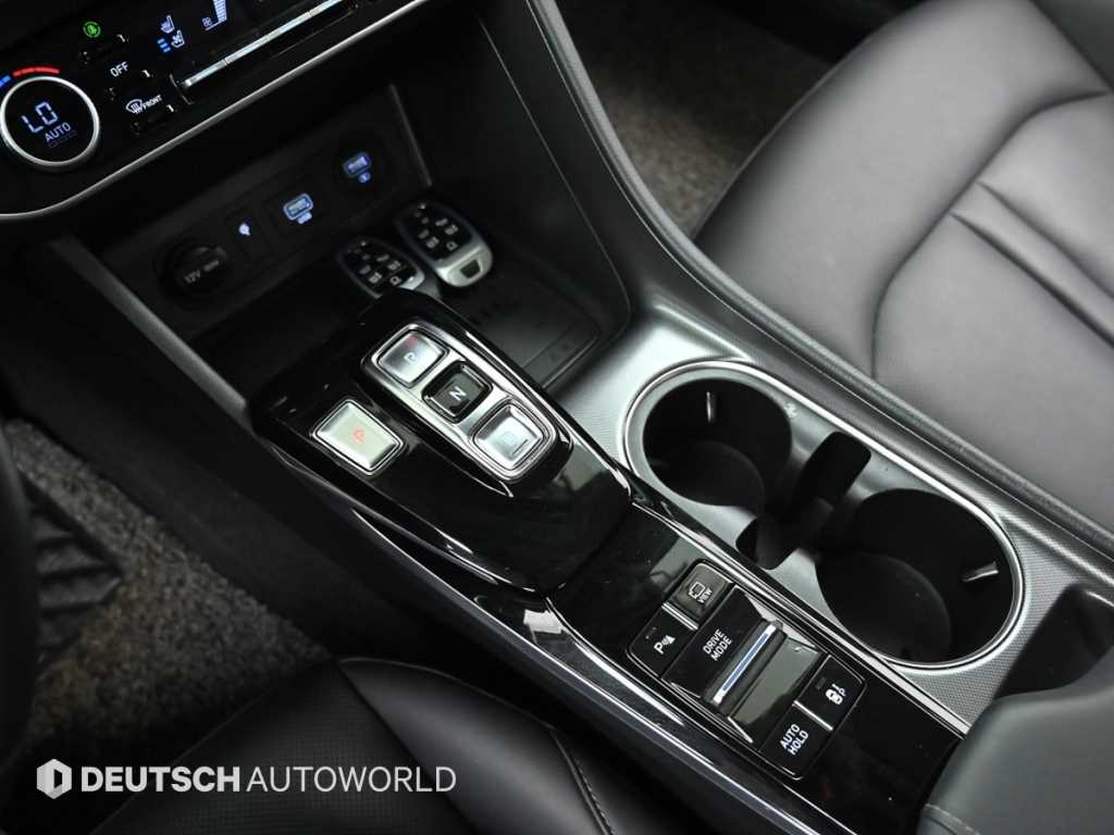 Hyundai Sonata — photo 09