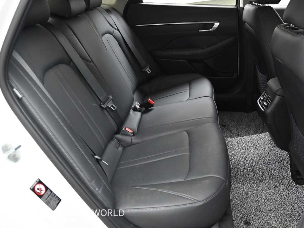 Hyundai Sonata — photo 12