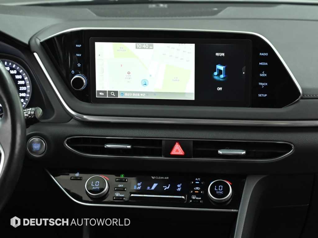 Hyundai Sonata — photo 14