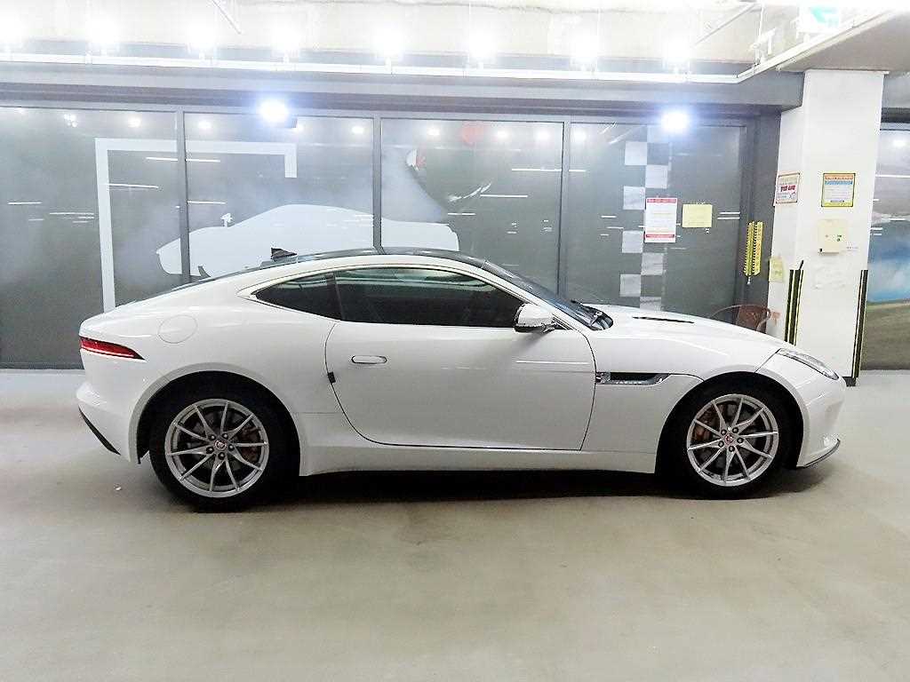 Jaguar F-TYPE — photo 03