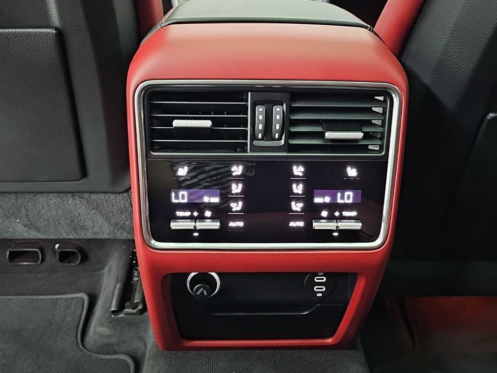 Porsche Cayenne — photo 13