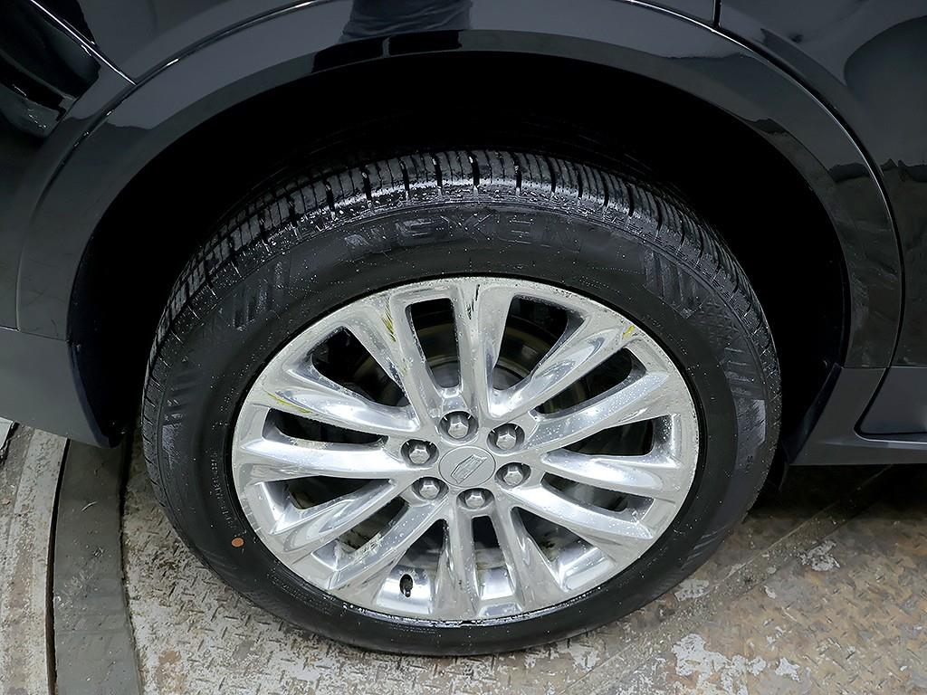Cadillac XT5 — photo 07