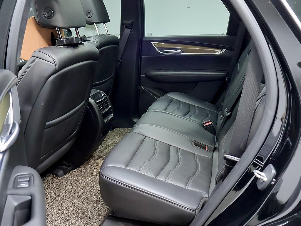 Cadillac XT5 — photo 12