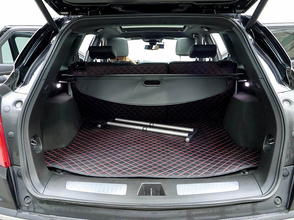 Cadillac XT5 — photo 16