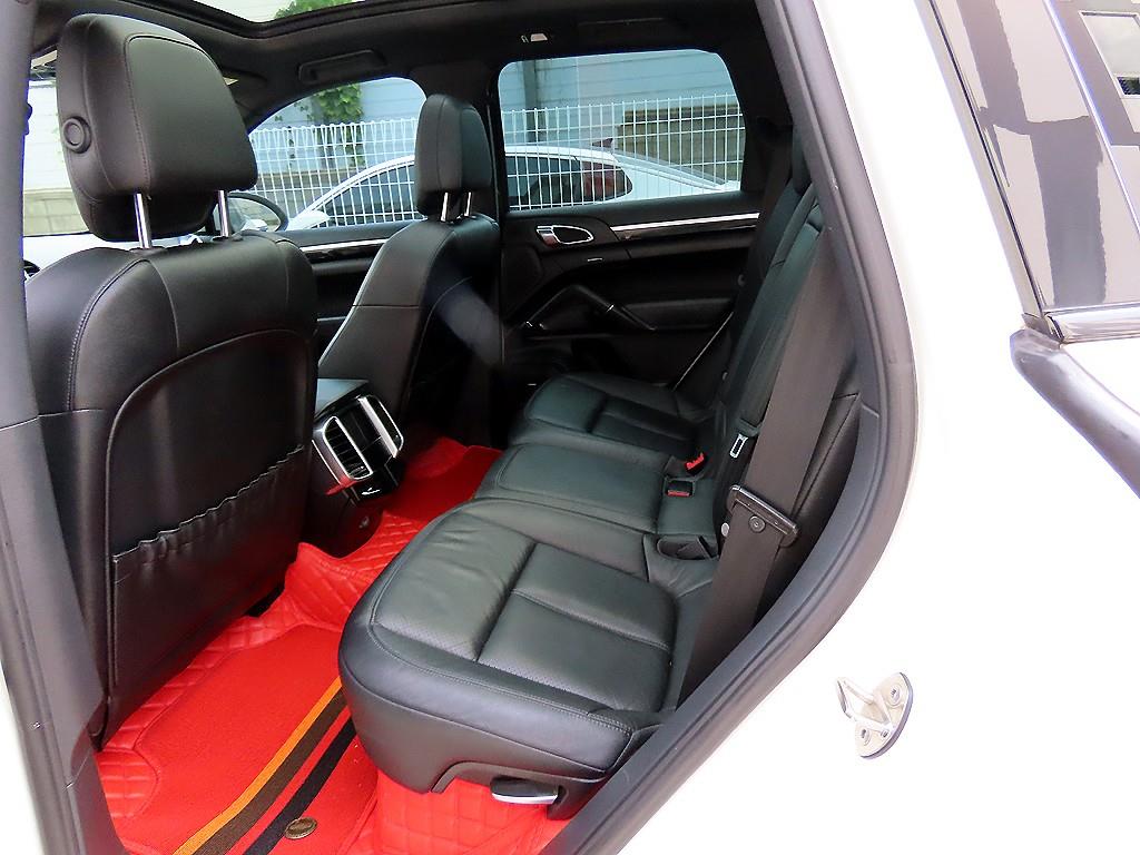 Porsche Cayenne — photo 06
