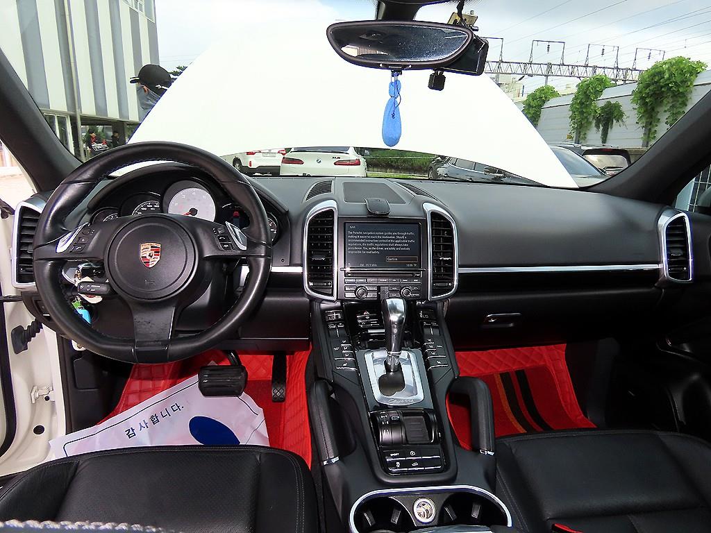 Porsche Cayenne — photo 07