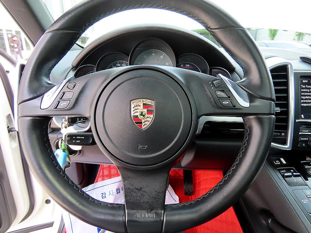 Porsche Cayenne — photo 08