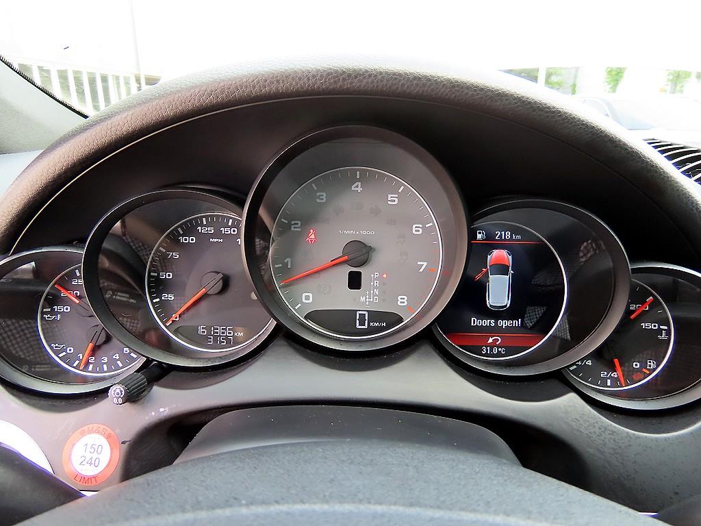 Porsche Cayenne — photo 09