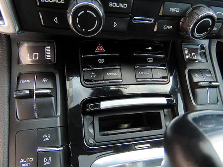 Porsche Cayenne — photo 13