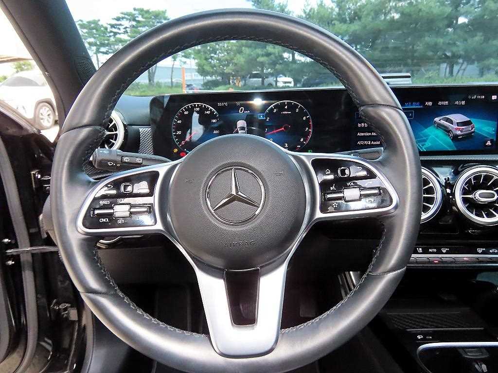 Mercedes-Benz A-Class — photo 08