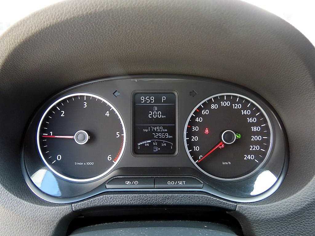 Volkswagen Polo — photo 09