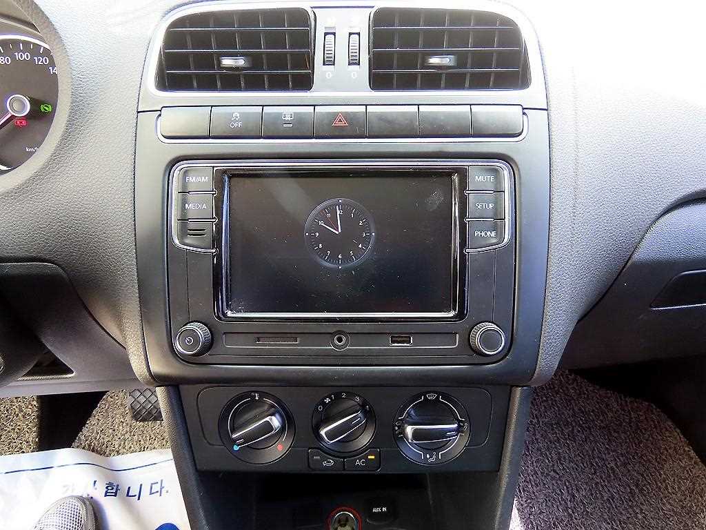 Volkswagen Polo — photo 12