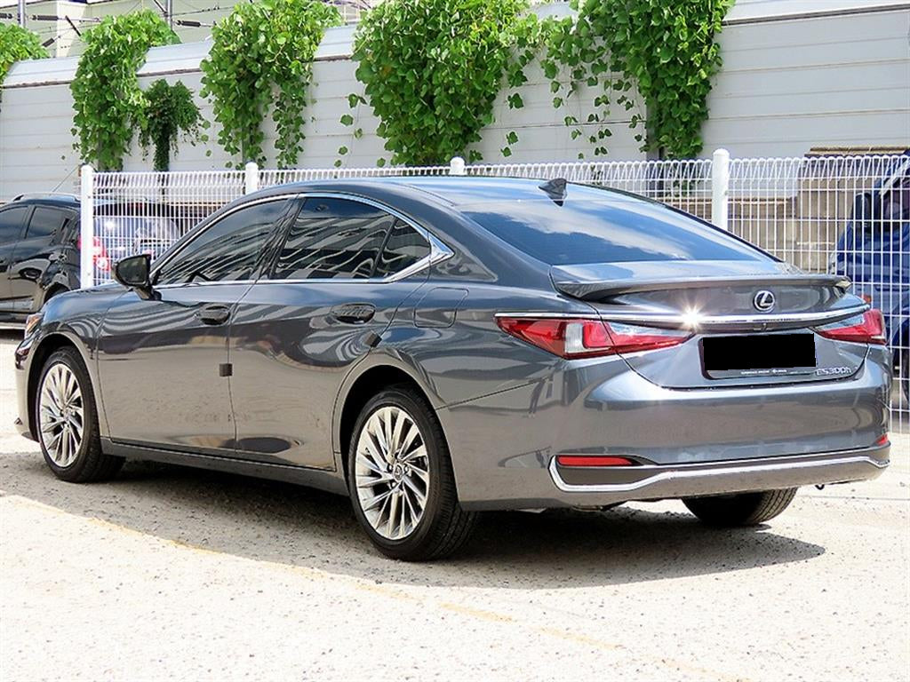 Lexus ES — photo 03