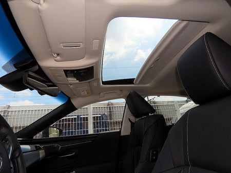 Lexus ES — photo 17