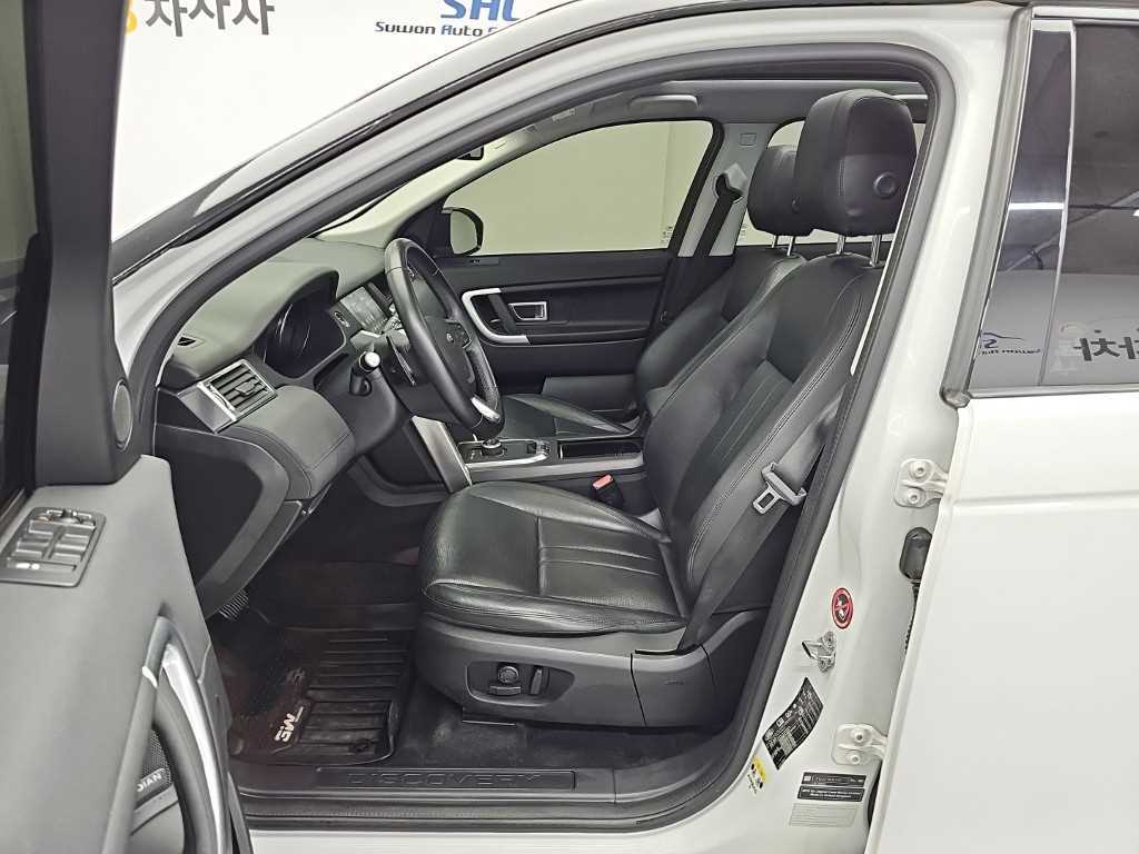 Land Rover Discovery Sport — photo 11
