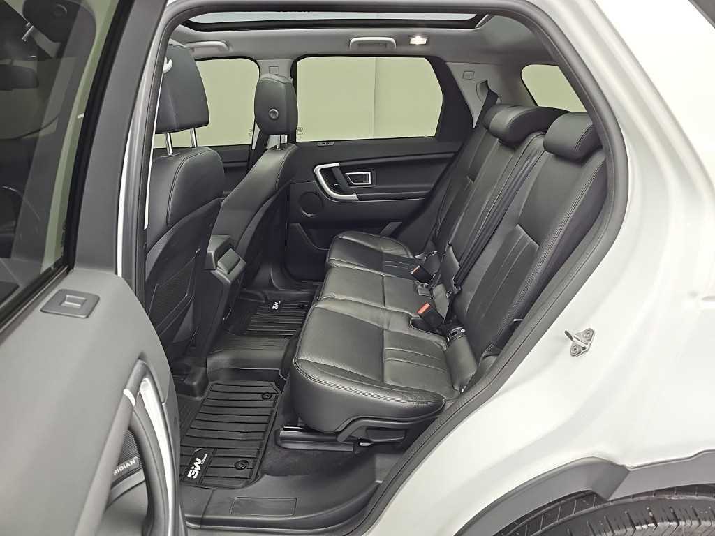 Land Rover Discovery Sport — photo 12