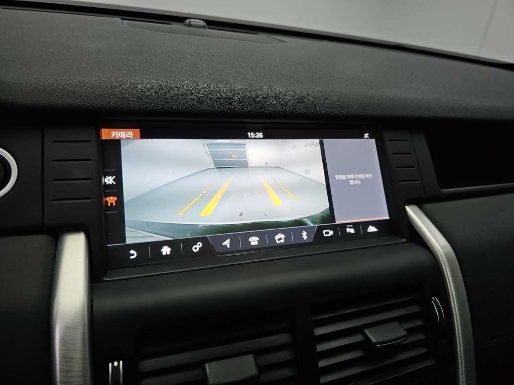 Land Rover Discovery Sport — photo 15