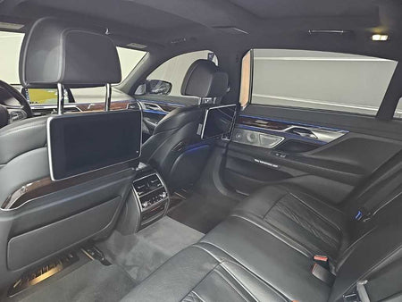 BMW 7-Series — photo 14