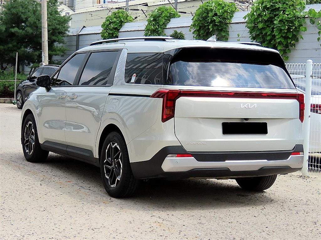Kia Carnival — photo 03