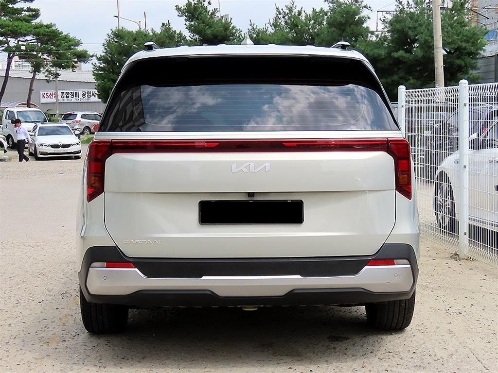 Kia Carnival — photo 04