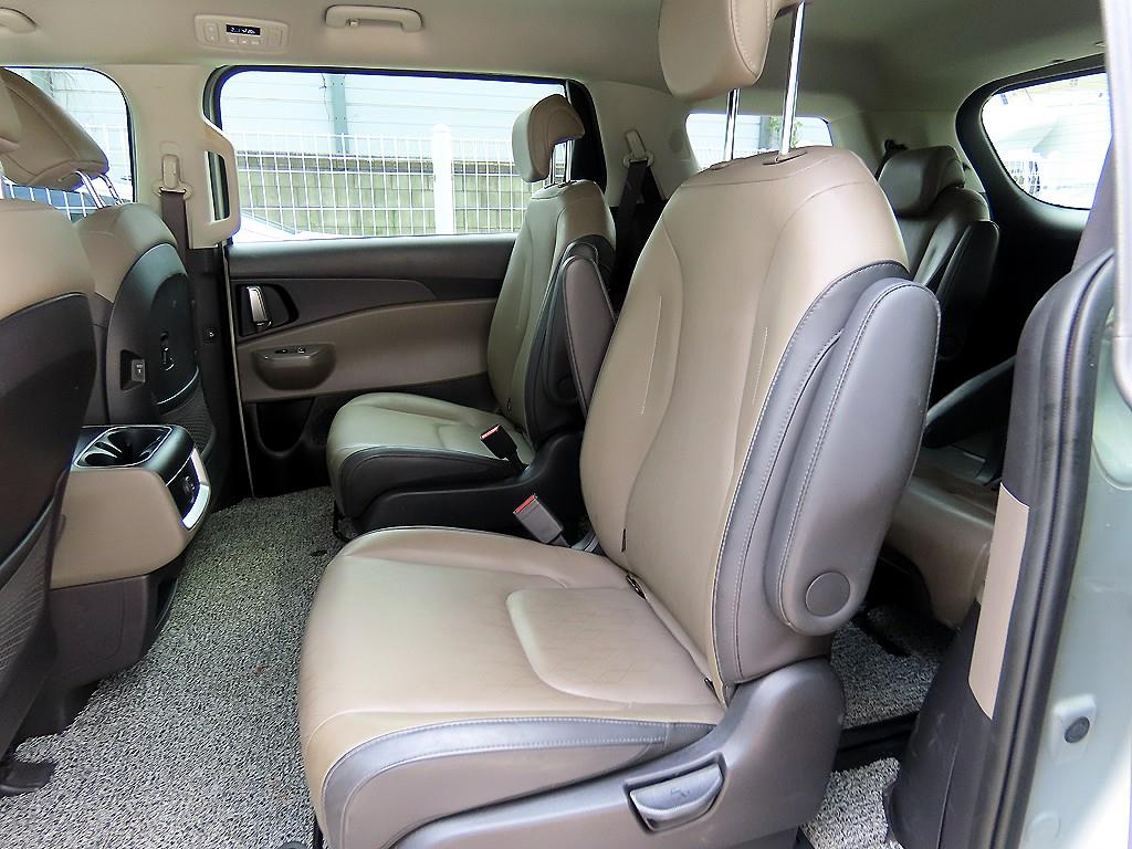 Kia Carnival — photo 06