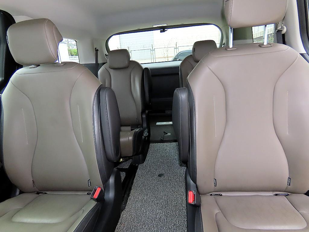 Kia Carnival — photo 07