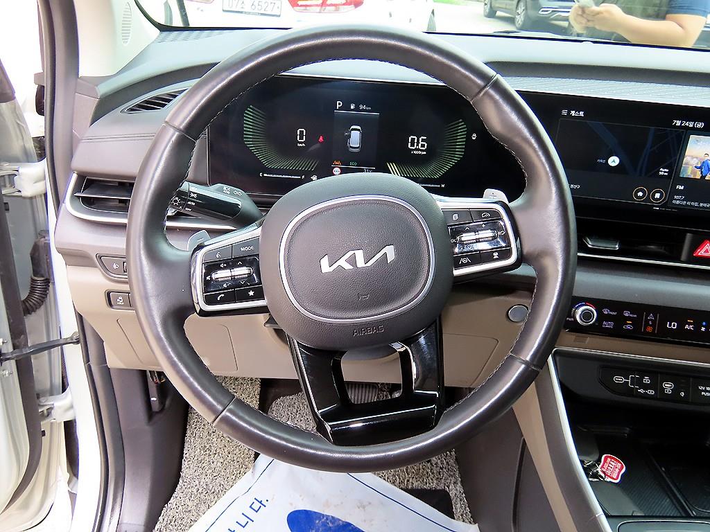 Kia Carnival — photo 09