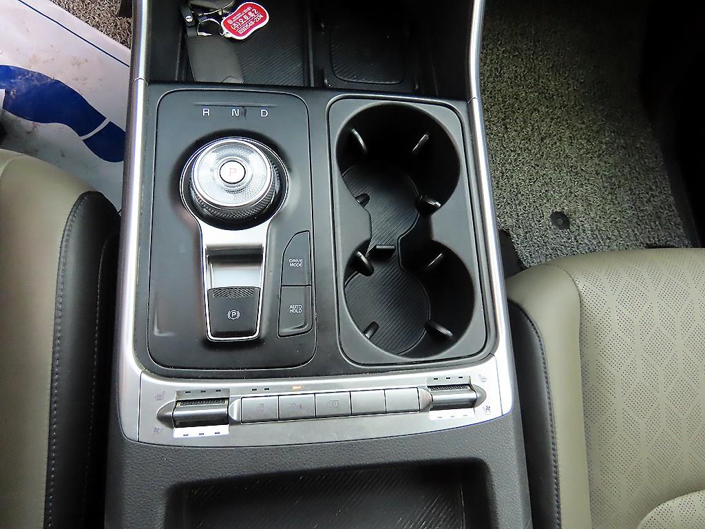 Kia Carnival — photo 11