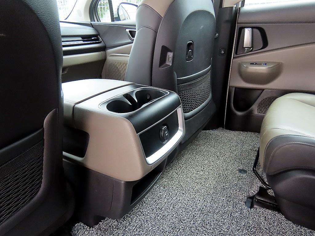 Kia Carnival — photo 16