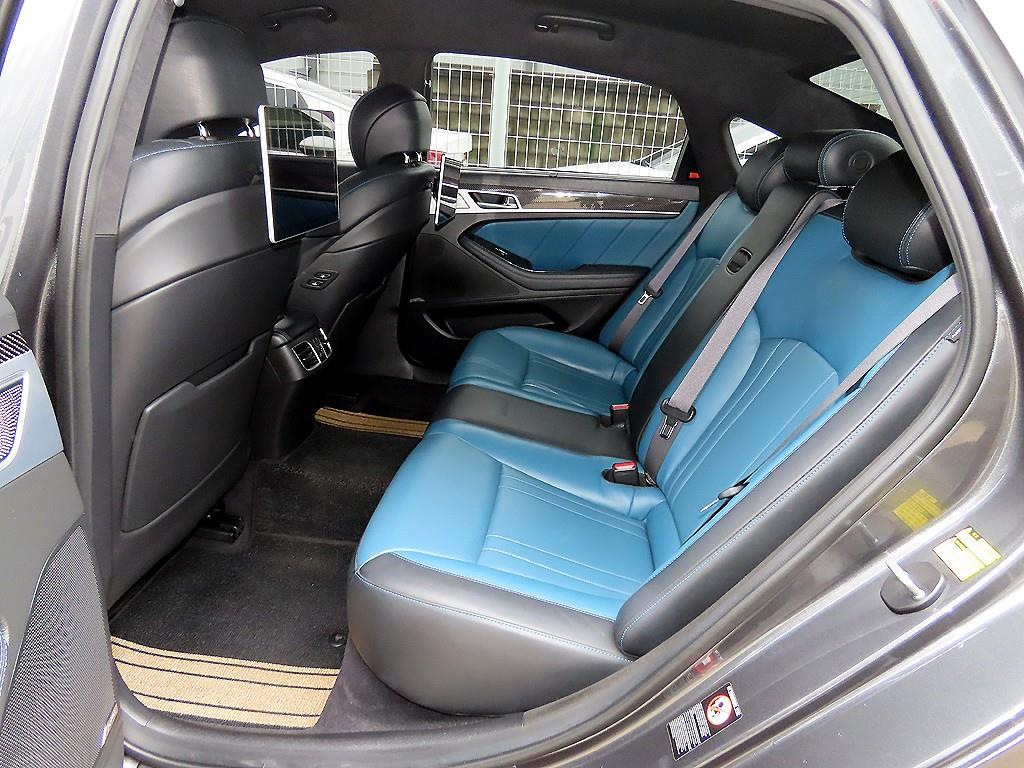 Genesis G80 — photo 06