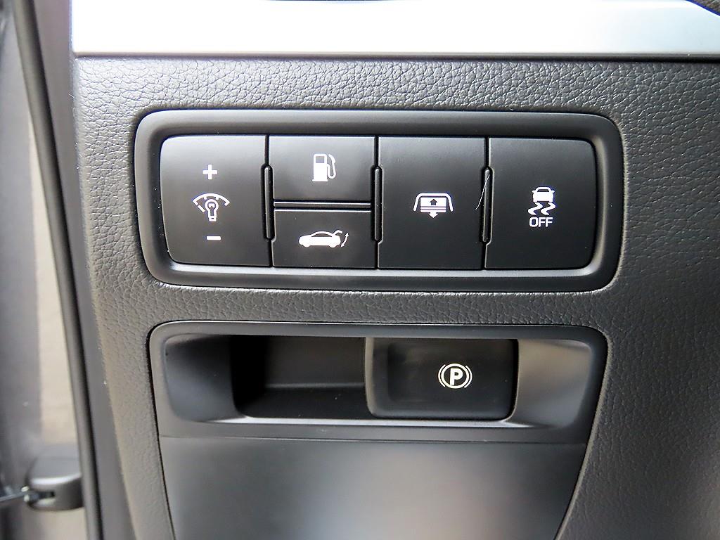 Genesis G80 — photo 13