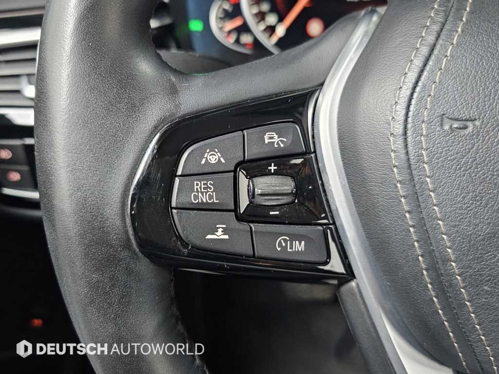 BMW 5-Series — photo 17