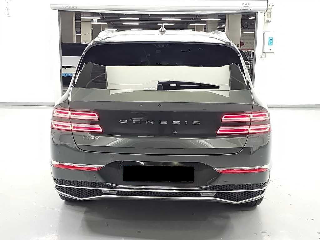 Genesis GV80 — photo 03
