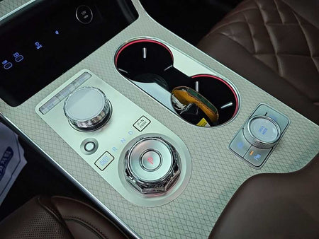 Genesis GV80 — photo 08