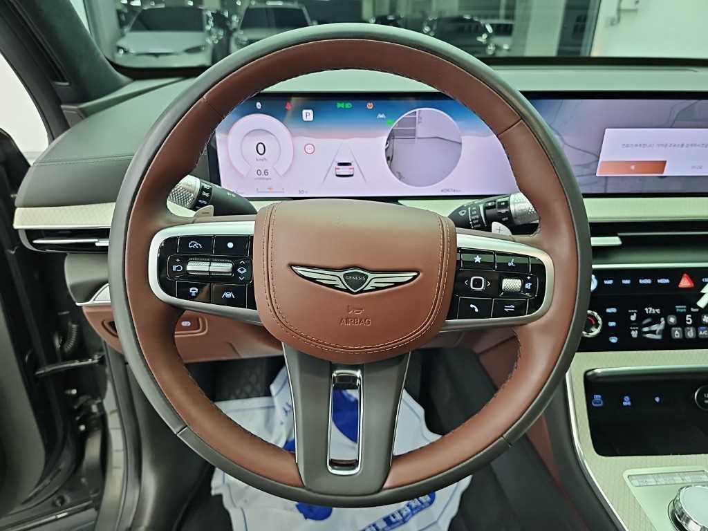 Genesis GV80 — photo 09