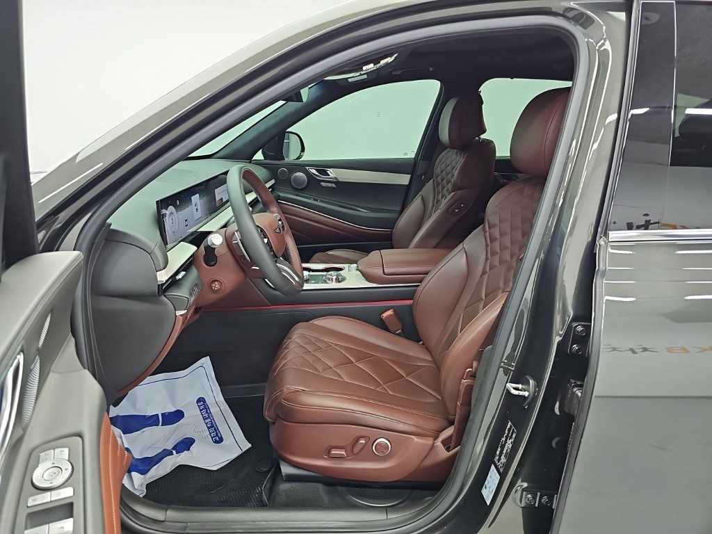 Genesis GV80 — photo 11