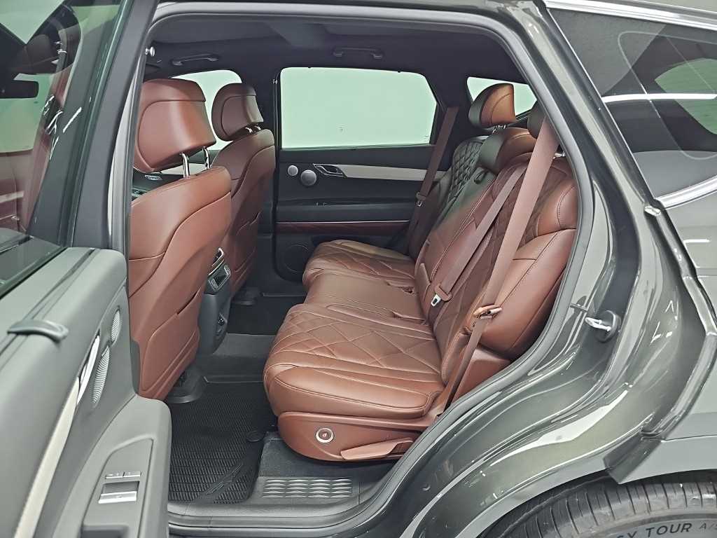 Genesis GV80 — photo 12