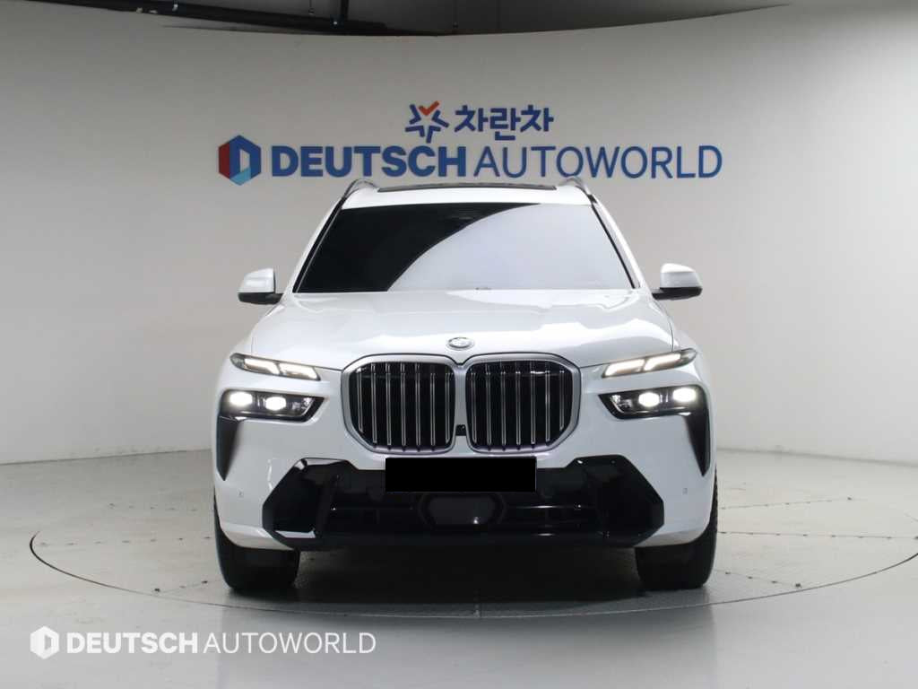 BMW X7 — photo 03