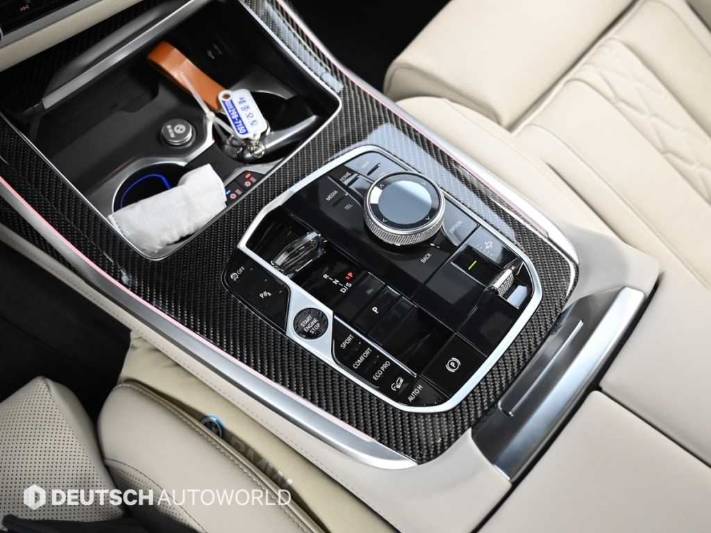 BMW X7 — photo 09