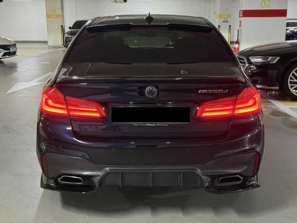 BMW 5-Series — photo 04