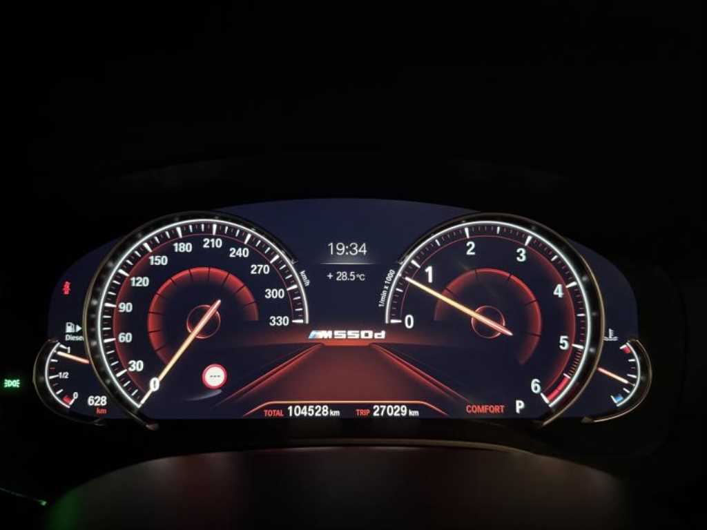 BMW 5-Series — photo 11