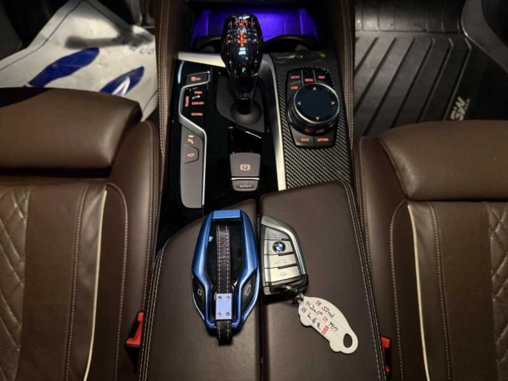 BMW 5-Series — photo 13